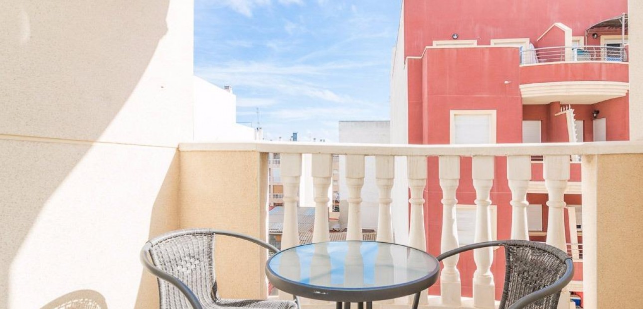 Venta - Apartamento / piso -
Torrevieja - Centro