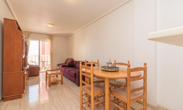 Venta - Apartamento / piso -
Torrevieja - Centro