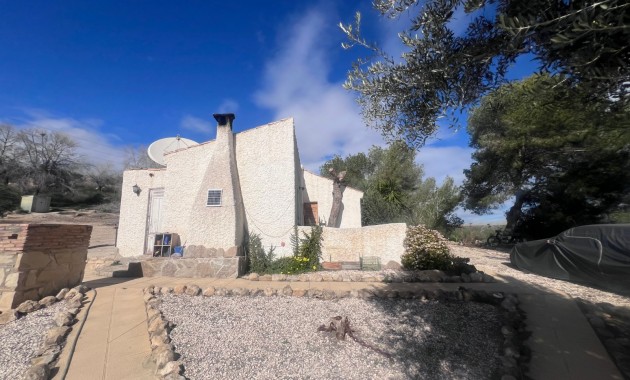 Sale - Country Property/Finca -
Torremendo