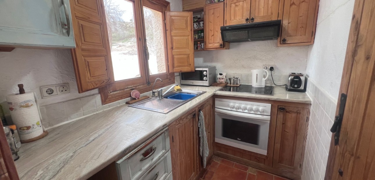 Sale - Country Property/Finca -
Torremendo