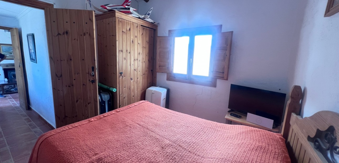 Sale - Country Property/Finca -
Torremendo