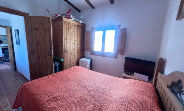 Sale - Country Property/Finca -
Torremendo