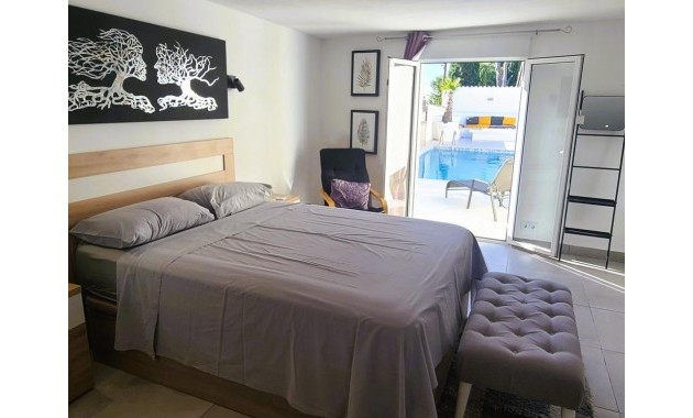 Venta - Villa -
Torrevieja - Centro