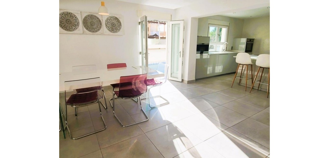 Venta - Villa -
Torrevieja - Centro