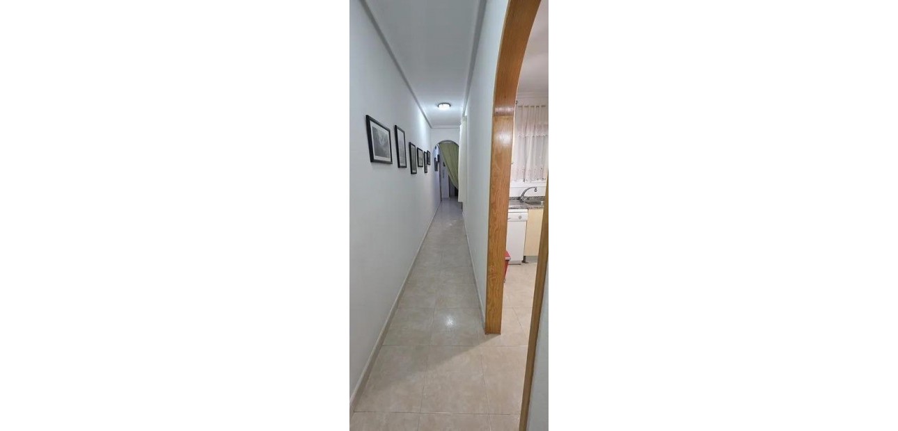 Venta - Apartamento / piso -
Torrevieja - Centro