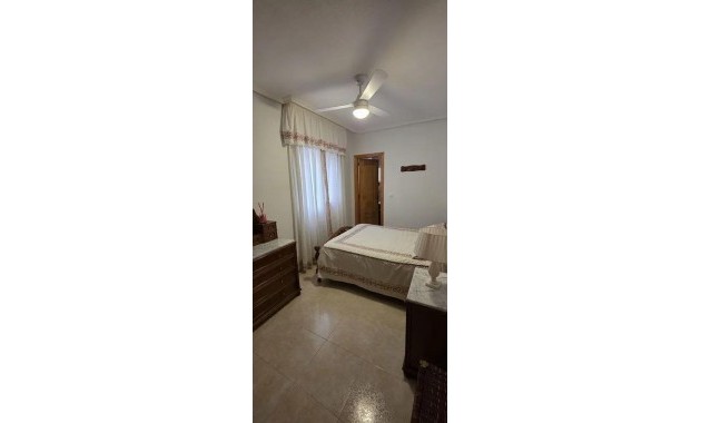 Venta - Apartamento / piso -
Torrevieja - Centro
