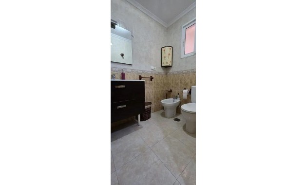 Venta - Apartamento / piso -
Torrevieja - Centro