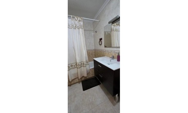 Venta - Apartamento / piso -
Torrevieja - Centro