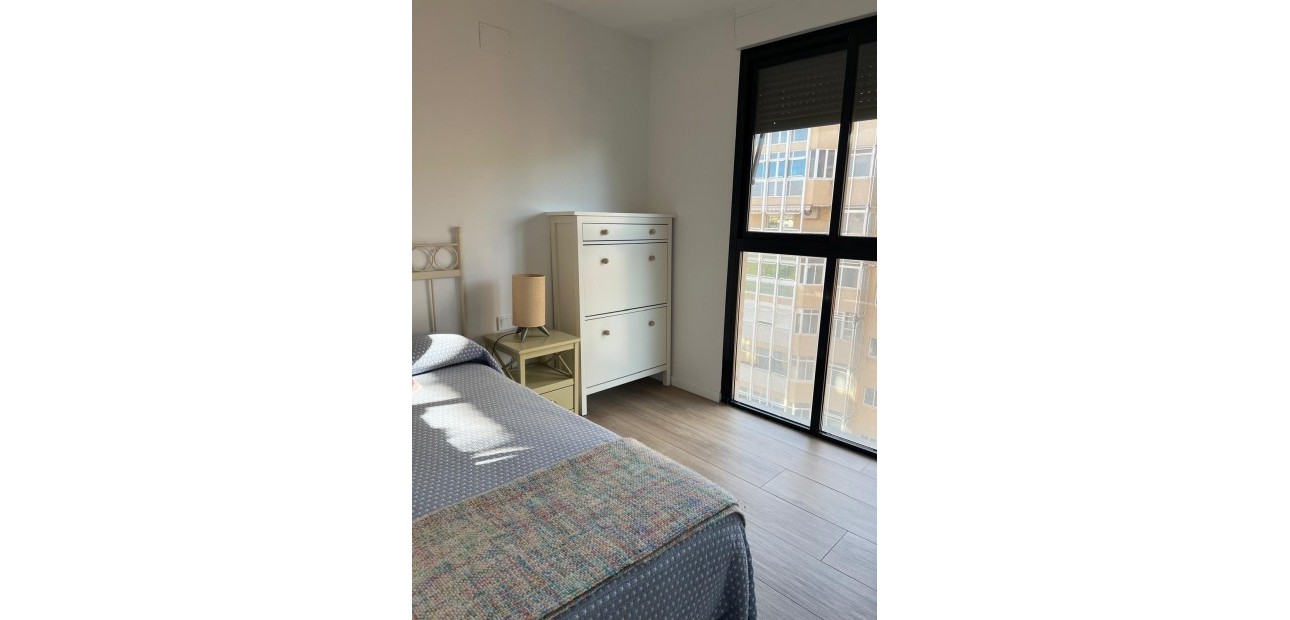 Venta - Apartamento / piso -
Alicante - Garbinet-Parque de las Avenidas