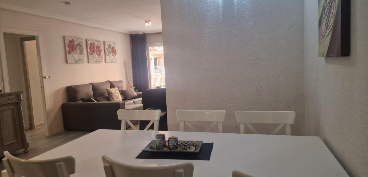 Venta - Apartamento / piso -
Torrevieja - Playa del cura