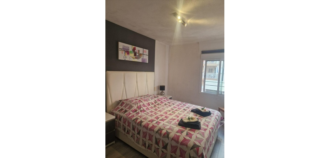 Venta - Apartamento / piso -
Torrevieja - Playa del cura