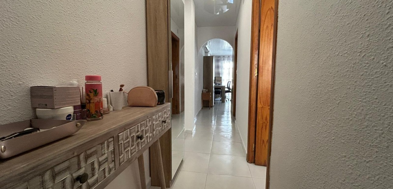Venta - Apartamento / piso -
Torrevieja - Playa del cura