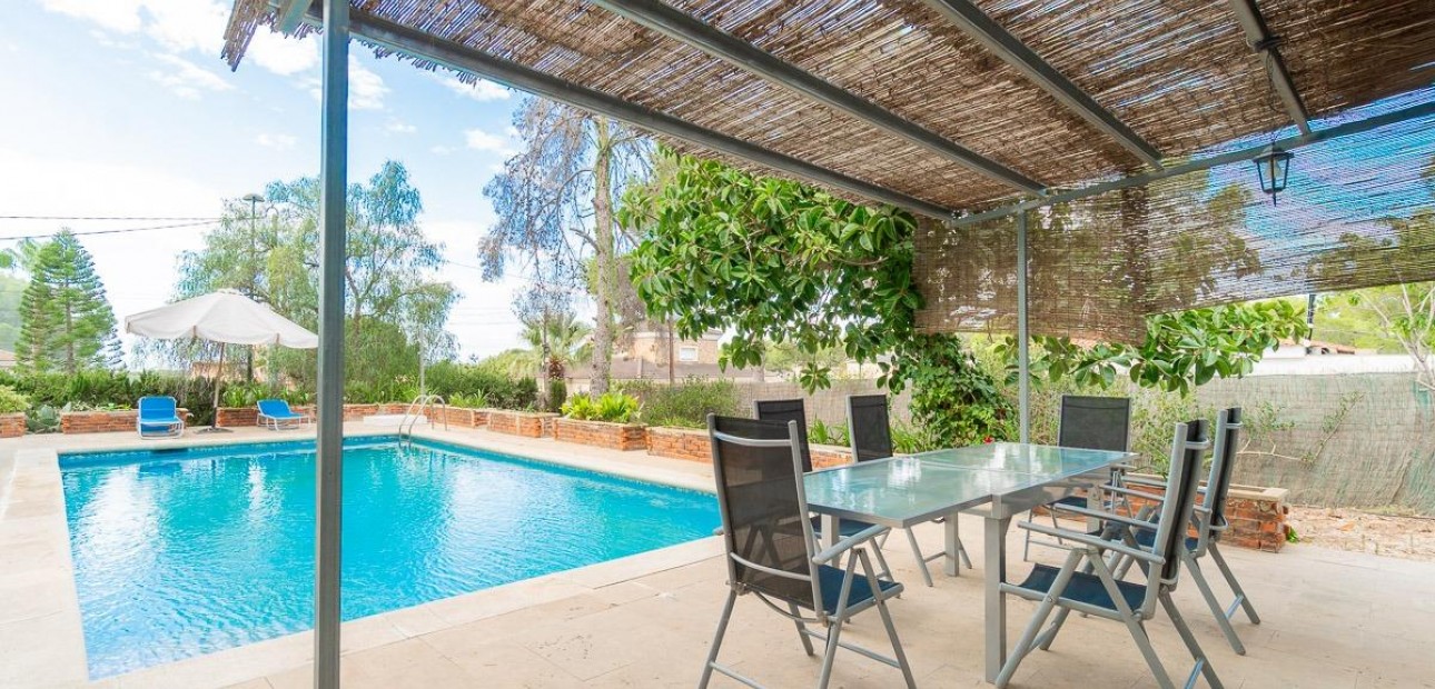 Venta - House -
Pilar de la Horadada - Pinar de Campoverde