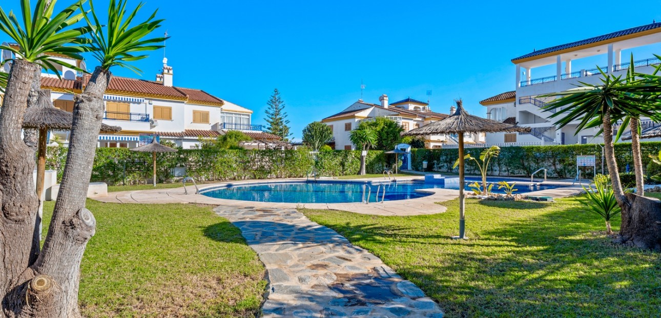 Venta - Apartamento / piso -
Mil Palmeras - Mil Palmeras - Town