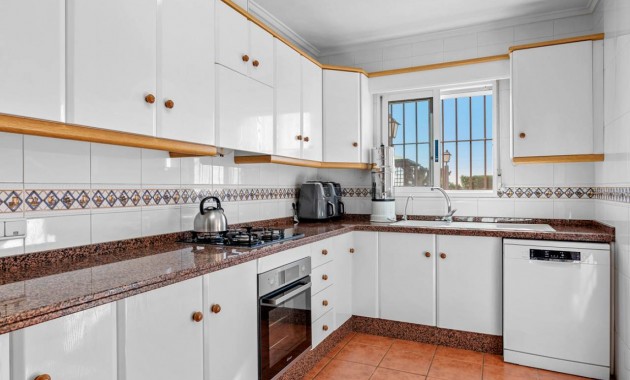 Venta - Finca / Country Property -
Los Montesinos