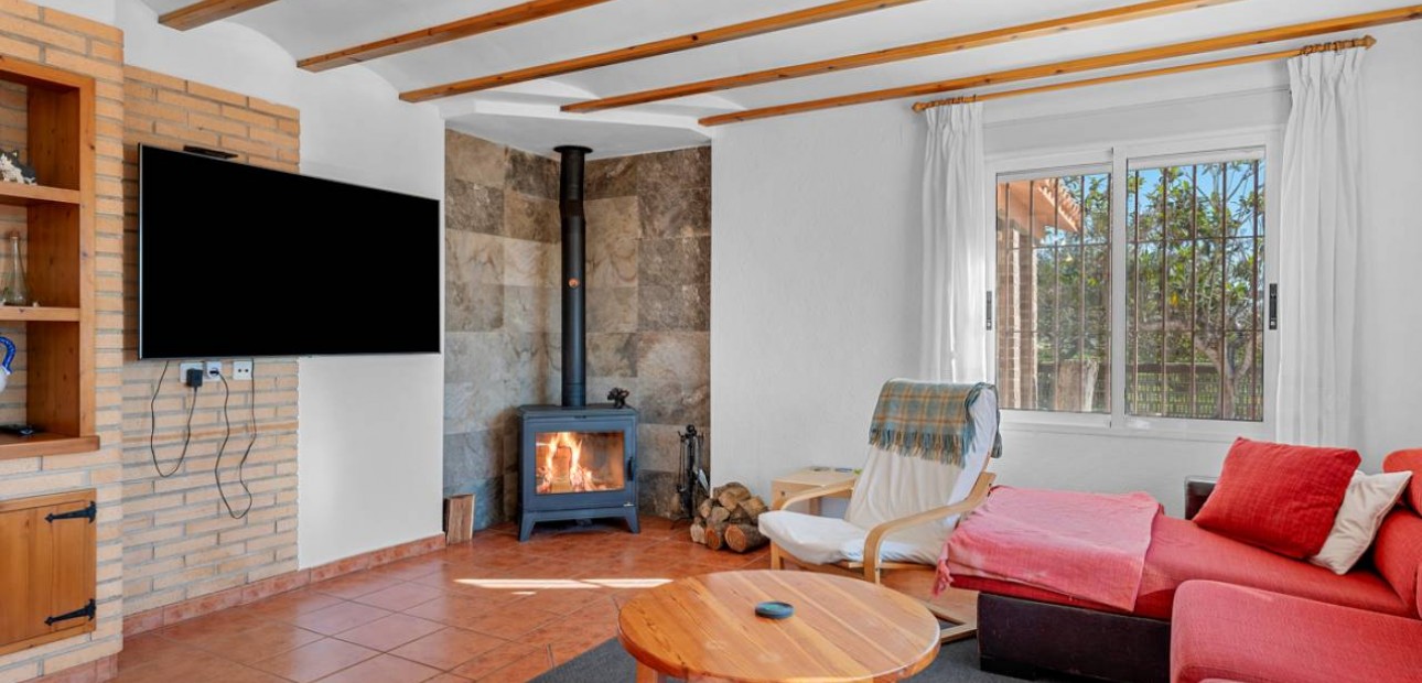 Venta - Finca / Country Property -
Los Montesinos