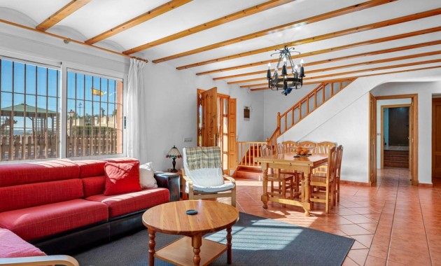 Venta - Finca / Country Property -
Los Montesinos