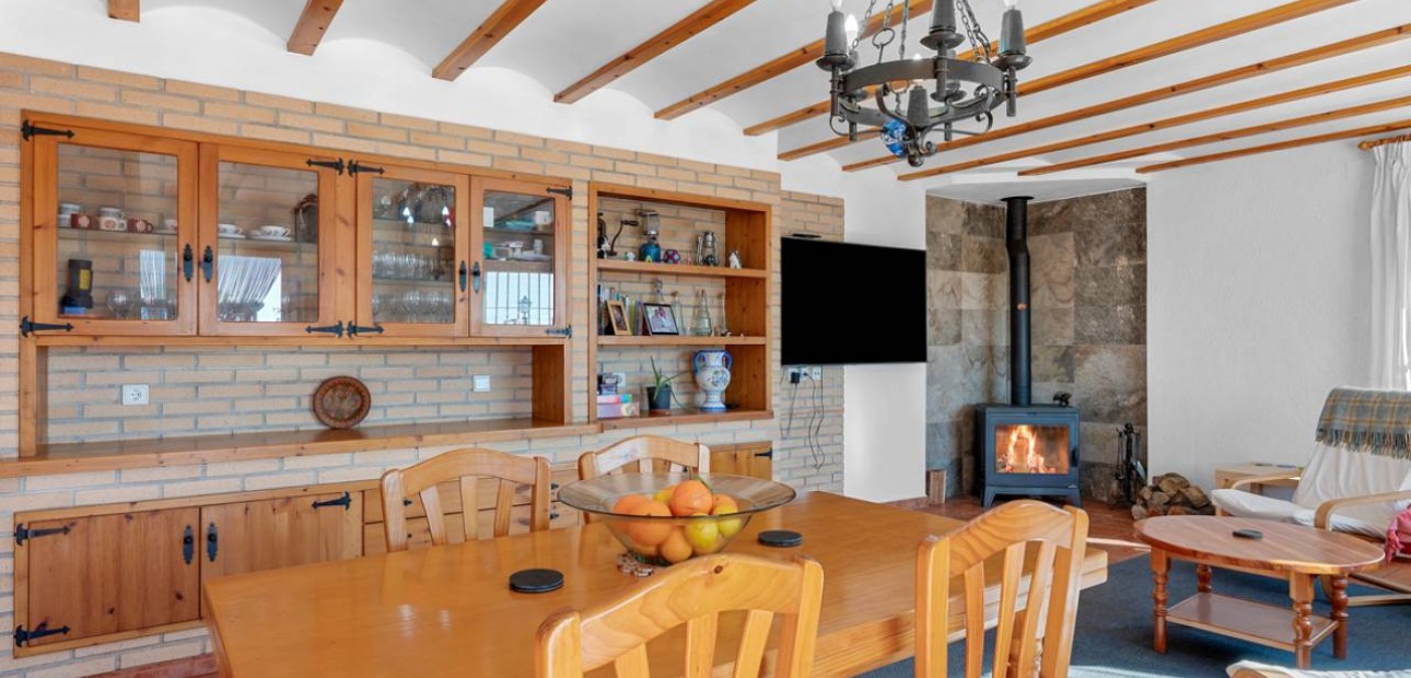 Venta - Finca / Country Property -
Los Montesinos