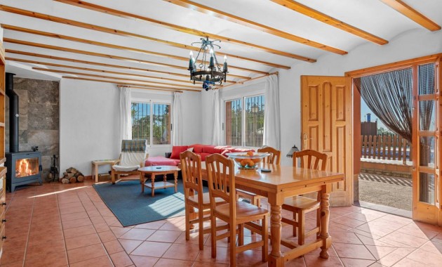 Venta - Finca / Country Property -
Los Montesinos