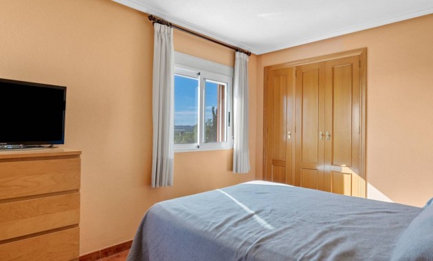 Venta - Finca / Country Property -
Los Montesinos