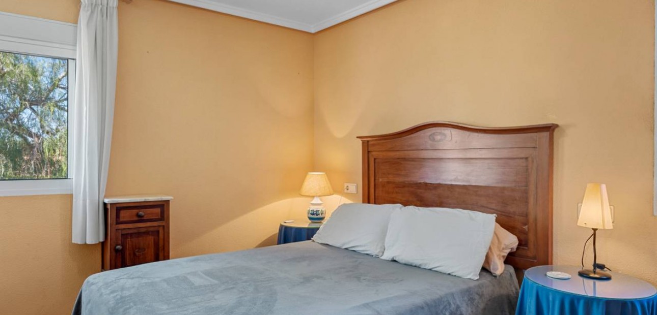 Venta - Finca / Country Property -
Los Montesinos