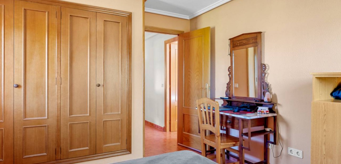 Venta - Finca / Country Property -
Los Montesinos