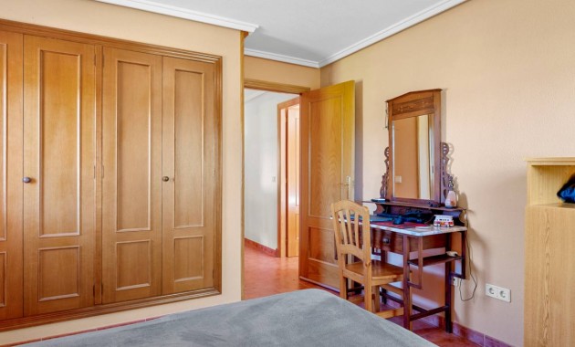 Venta - Finca / Country Property -
Los Montesinos