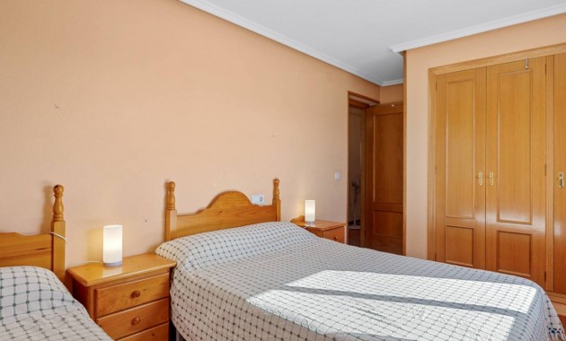 Venta - Finca / Country Property -
Los Montesinos