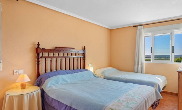 Venta - Finca / Country Property -
Los Montesinos