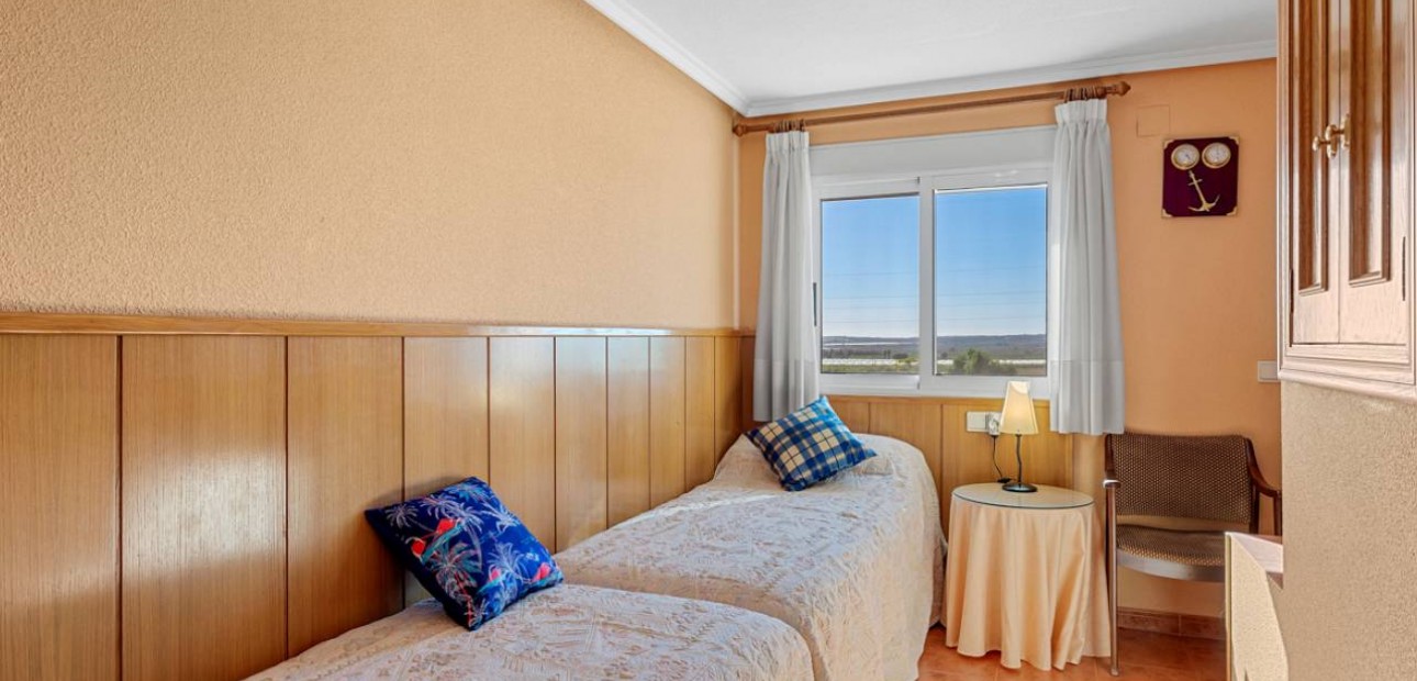 Venta - Finca / Country Property -
Los Montesinos