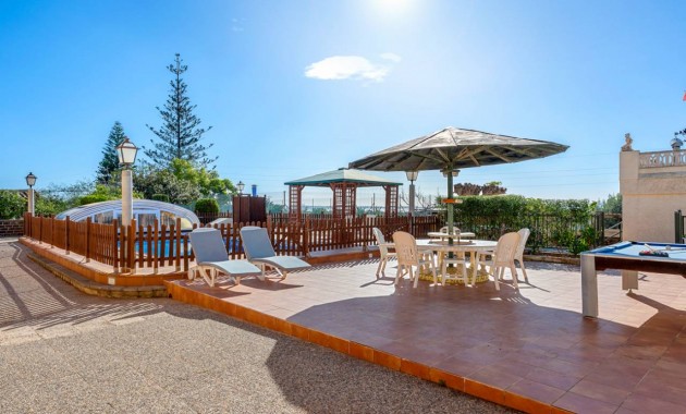 Venta - Finca / Country Property -
Los Montesinos