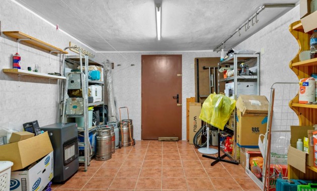 Venta - Finca / Country Property -
Los Montesinos