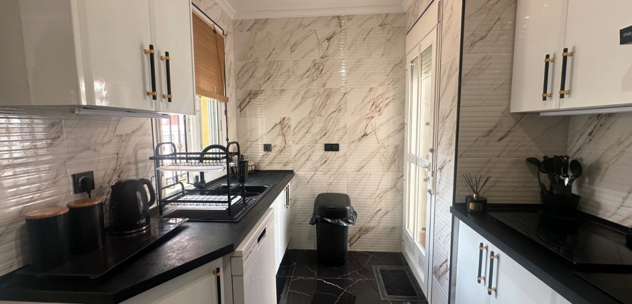 Herverkoop - Villa -
Orihuela - Entre Naranjos Vistabella