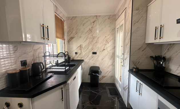 Herverkoop - Villa -
Orihuela - Entre Naranjos Vistabella