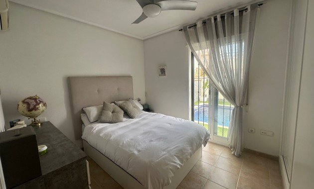 Herverkoop - Villa -
Orihuela - Entre Naranjos Vistabella