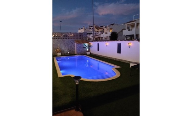 Herverkoop - Villa -
Orihuela - Entre Naranjos Vistabella