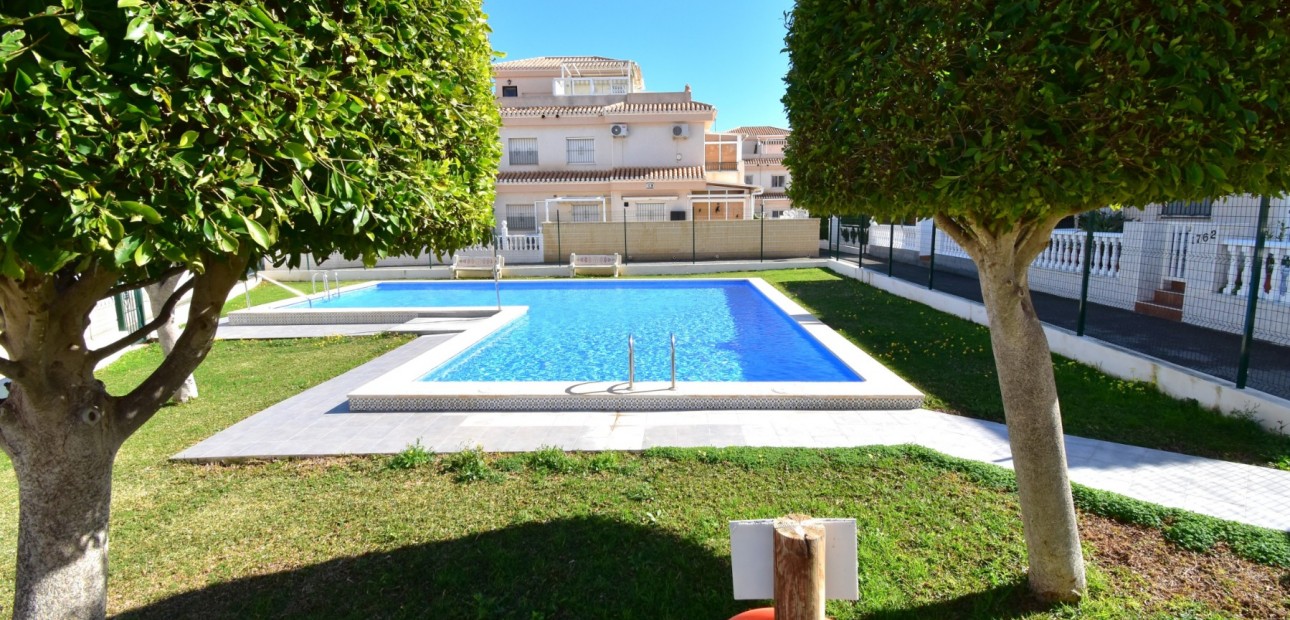 Herverkoop - Quad Villa -
Orihuela Costa - Playa Flamenca