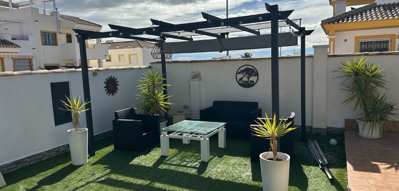 Herverkoop - Villa -
Orihuela - Entre Naranjos Vistabella