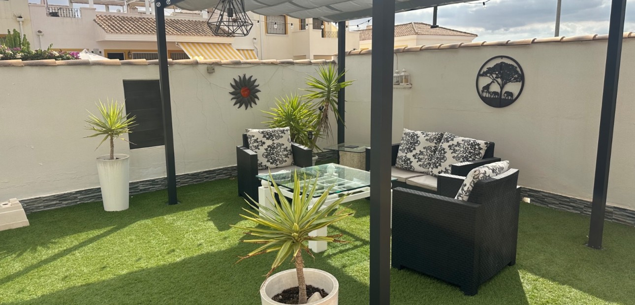 Herverkoop - Villa -
Orihuela - Entre Naranjos Vistabella