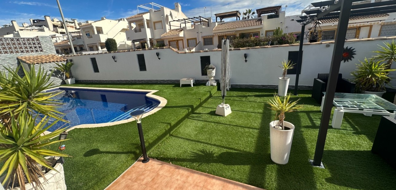 Herverkoop - Villa -
Orihuela - Entre Naranjos Vistabella