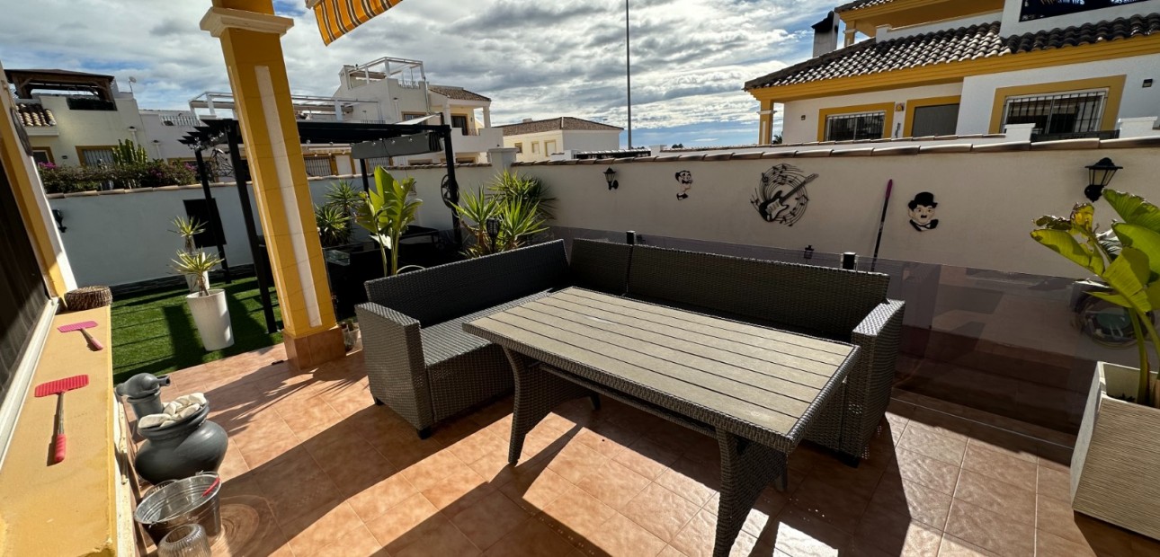 Herverkoop - Villa -
Orihuela - Entre Naranjos Vistabella