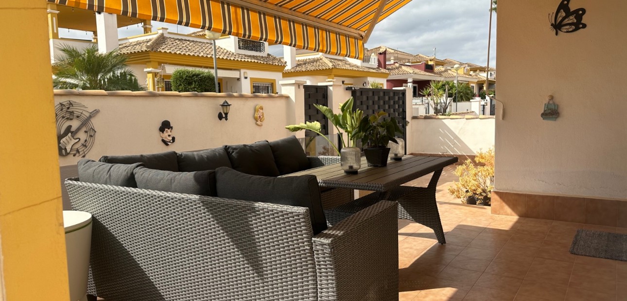 Herverkoop - Villa -
Orihuela - Entre Naranjos Vistabella