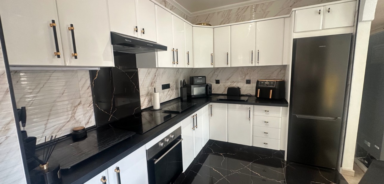 Herverkoop - Villa -
Orihuela - Entre Naranjos Vistabella