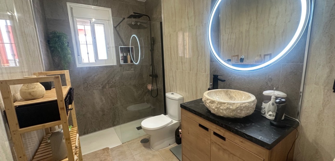 Herverkoop - Villa -
Orihuela - Entre Naranjos Vistabella