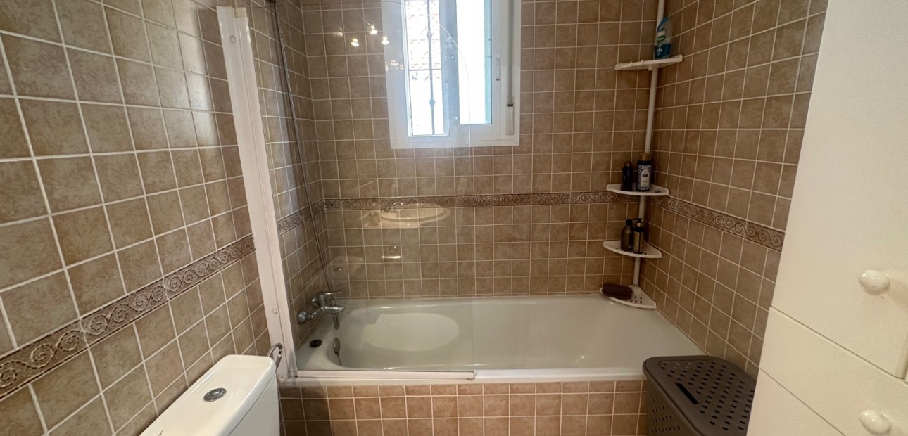 Herverkoop - Villa -
Orihuela - Entre Naranjos Vistabella