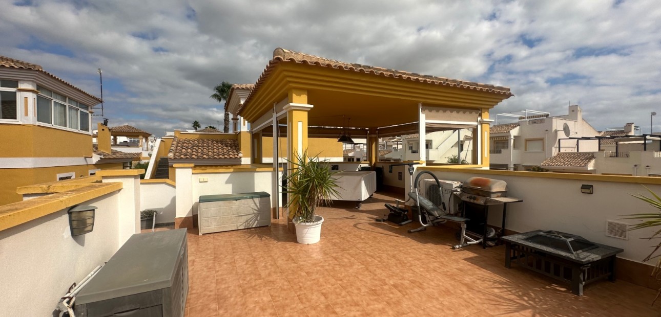 Herverkoop - Villa -
Orihuela - Entre Naranjos Vistabella