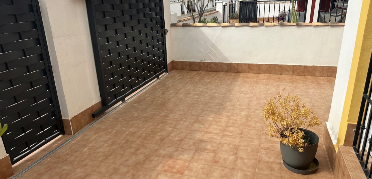 Herverkoop - Villa -
Orihuela - Entre Naranjos Vistabella