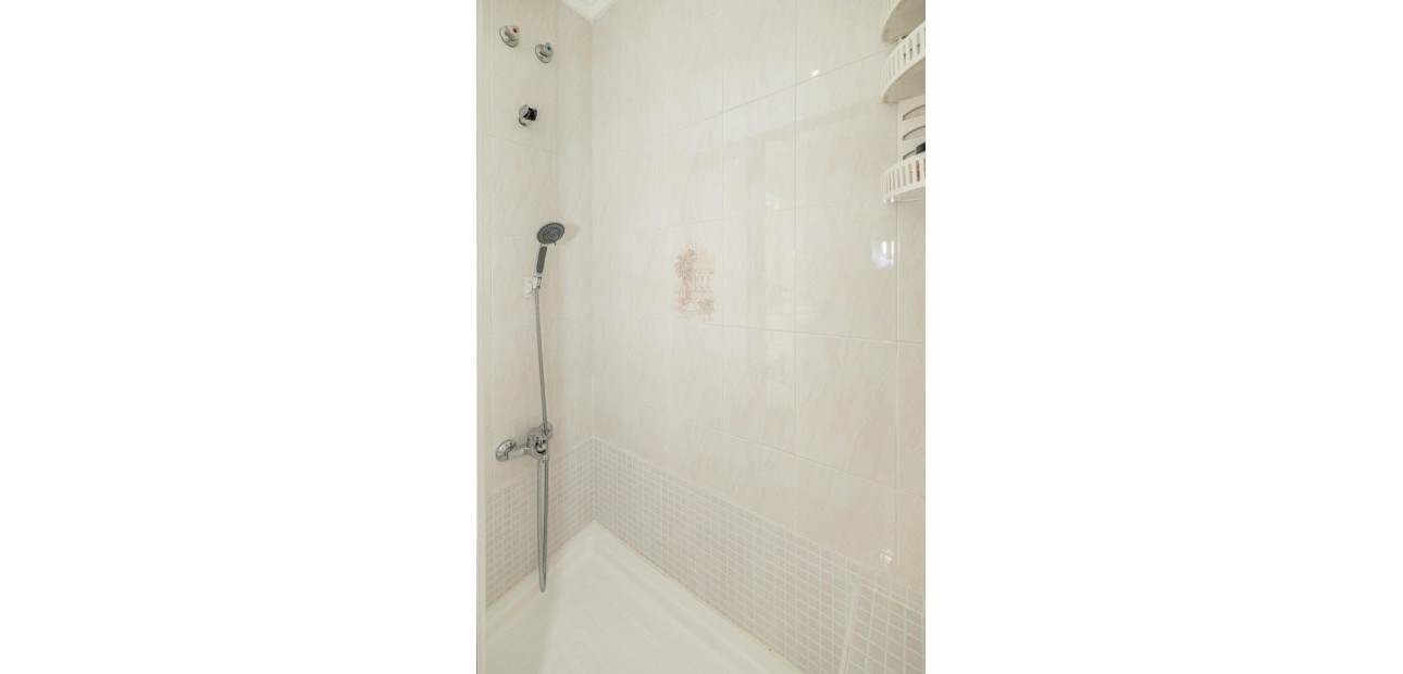 Herverkoop - 1. Apartment / flat -
Torrevieja - Acequion