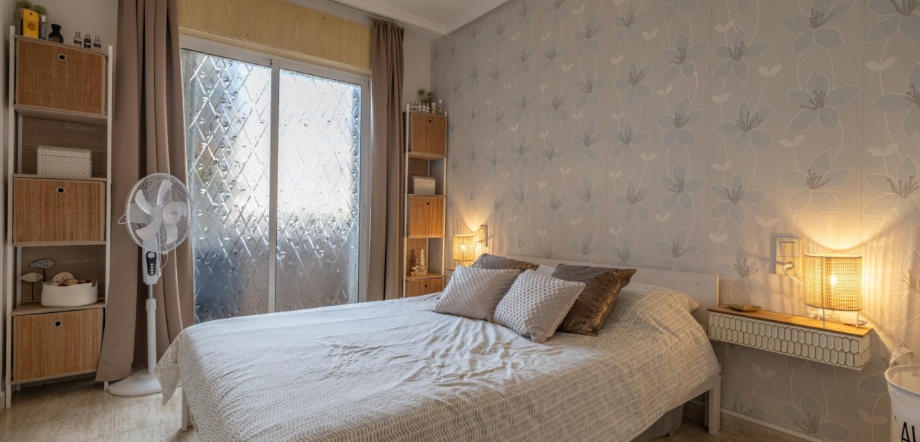 Herverkoop - 1. Apartment / flat -
Torrevieja - Acequion