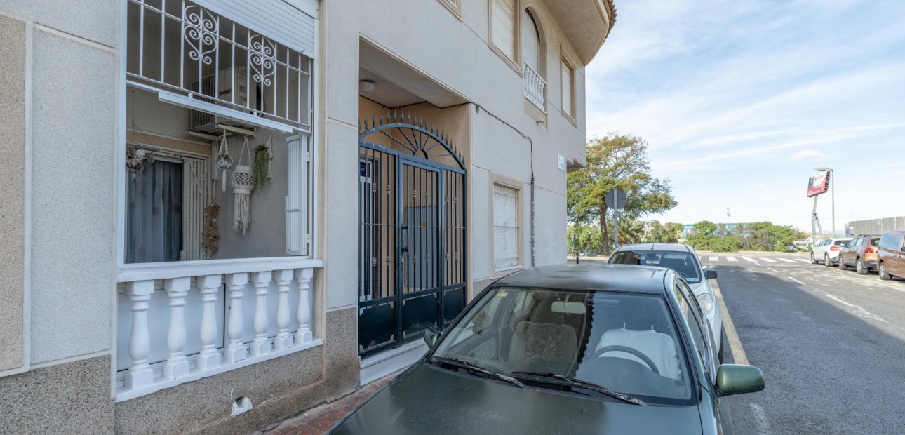 Herverkoop - 1. Apartment / flat -
Torrevieja - Acequion